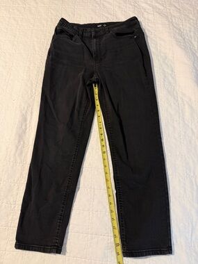 Black Women’s Jeans - Classic Straight Fit